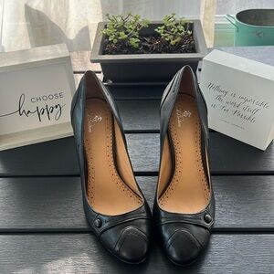 Brooks Brothers Black Leather Pumps Size 6